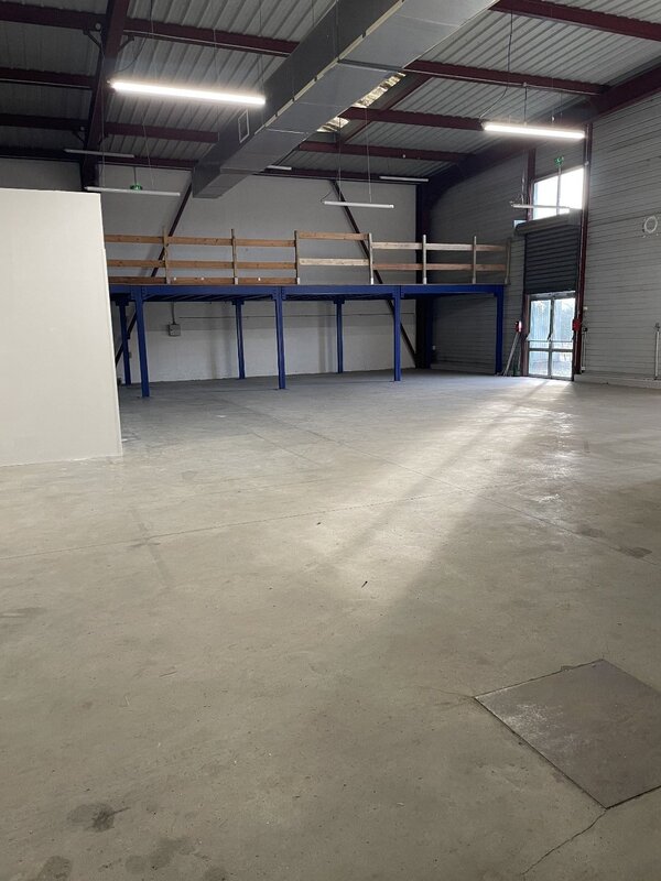 Immobilier d'entreprises local / bureau CHOLET - Indepimmo, agence immobilière Cholet et Saint Macaire en Mauges